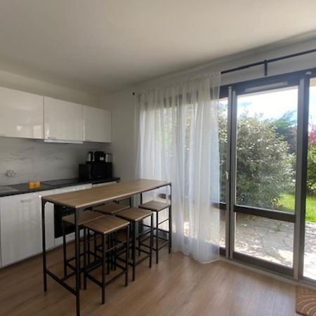 Beautiful Flat For 4 Very Closed To The Beach Cabourg Esterno foto